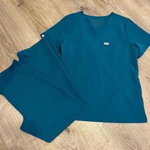 FIGS Teal V-Neck Scrub Top